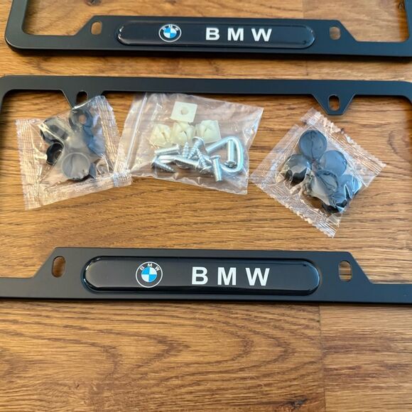 BMW License Plate Frame in Black Set of 2 NWT - Picture 3 of 5